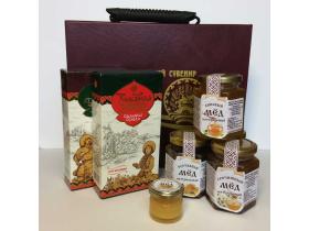 Подарочный набор мёда в чемодане